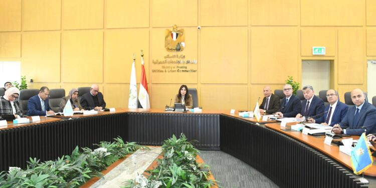 وزيرة الإسكان تترأس لجنة المرافق لمتابعة منظومة العمل بالمحافظات والمدن الجديدة