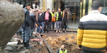 رئيس مياه القاهرة يتابع أعمال إصلاح خط المياه قطر 900 مم بشارع الترعة البولاقية