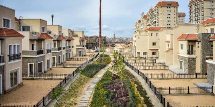 وزيرة الإسكان تعقد اجتماعًا موسعًا لمتابعة الموقف التنفيذي لمشروعات الإسكان التي تنفذها مختلف جهات الوزارة