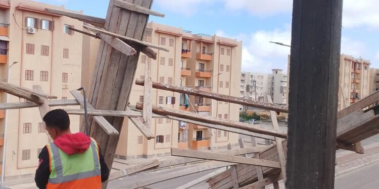 حملات مكثفة بعددٍ من المدن الجديدة لضبط وإزالة المخالفات ومنع الظواهر العشوائية 