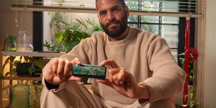 تجربة جديدة لخلق مساحات جديدة للتعبير والمزج بين الإبداع والتكنولوجيا