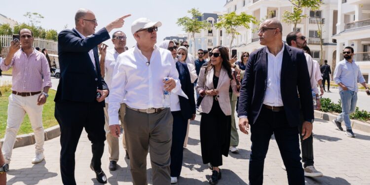 سليمان: بدء تسليم مشروع ” MV 1.1 ” بعد أقل من 4 سنوات من إطلاقه.. وفقا لأعلى معايير الجودة