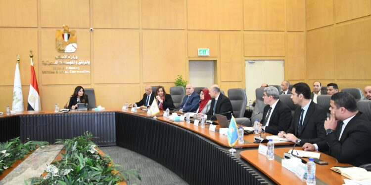 وزيرة الإسكان تعقد اجتماعها الدوري لمتابعة الموقف التنفيذي لمشروعات الإسكان بعدد من المدن الجديدة