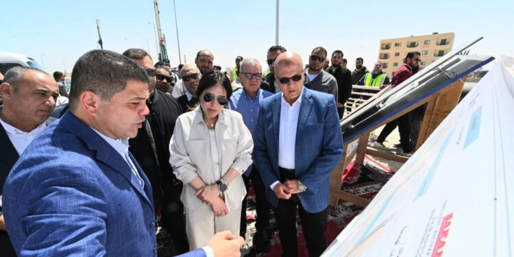 وزيرة الإسكان تتفقد مشروعات البحيرات الجنوبية “نيو مارينا”