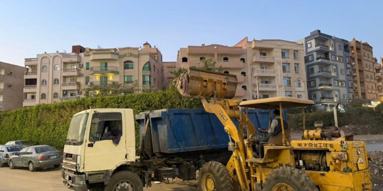 وزيرة الإسكان تتابع سير العمل والموقف التنفيذي بعددٍ من مشروعات الإسكان والمرافق والخدمات والتطوير بمدن أكتوبر