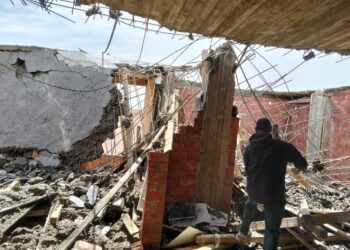 أجهزة المدن الجديدة تنفذ حملات لإزالة مخالفات البناء والتعديات على الطرق والمرافق ورفع الإشغالات