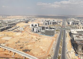 عطية: تشغيل الحي المالي بالعاصمة الجديدة يعزز الطلب على المشروعات الإدارية المتكاملة