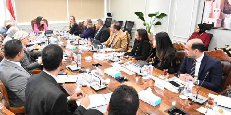الإسكان تستقبل وفدًا من البنك الدولي لبحث تعزيز أوجه التعاون ومناقشة ملفات العمل المشتركة