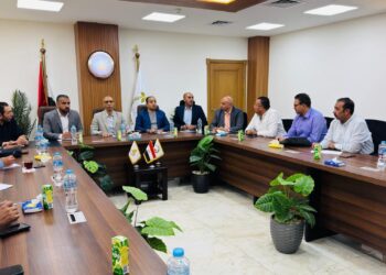 مسئولو «الإسكان» يتابعون مستجدات ملف التقنين وآليات تسريع الأداء بمدينتي العبور الجديدة والشروق