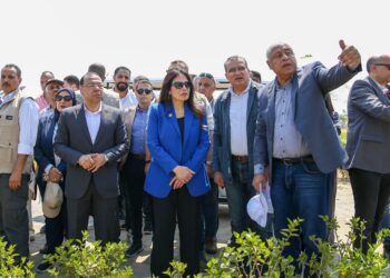 وزيرة الإسكان تقوم بجولة موسعة بـ”حدائق الفسطاط” وتعقد اجتماعًا بالشركات المنفذة والاستشاريين ومسؤولي المشروع