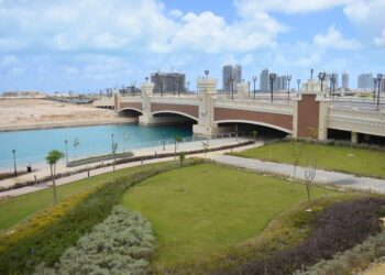 وزيرة الإسكان تتابع موقف تنفيذ أبراج مارينا العلمين والحي اللاتيني ومشروعات الخدمات بالعلمين الجديدة
